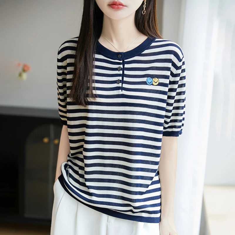 2025年夏季新款莱赛尔圆领针织衫五分袖拼色条纹刺绣笑脸上衣