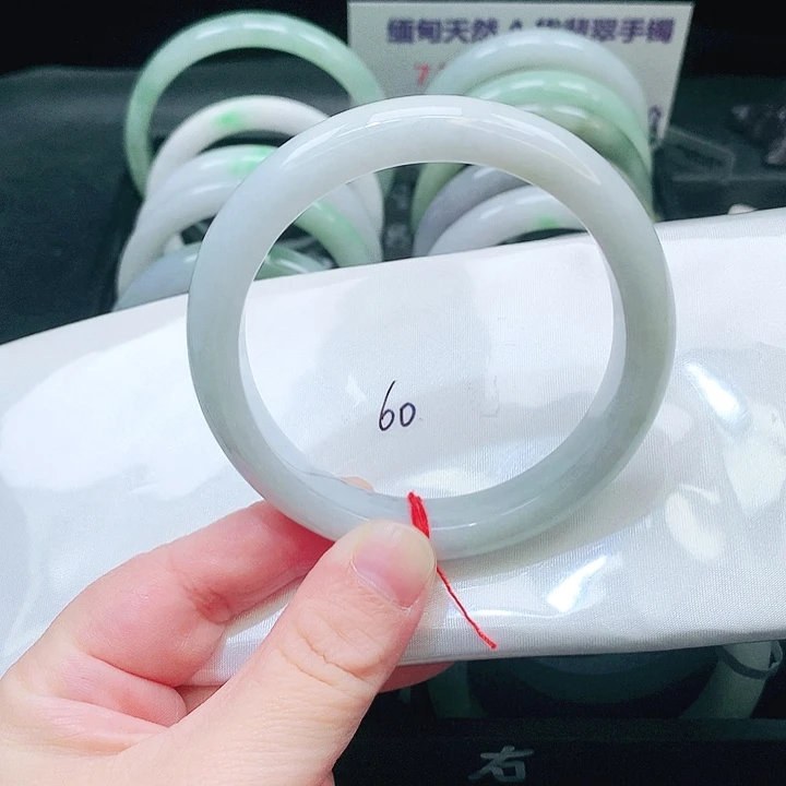 翡翠未镶嵌手镯501