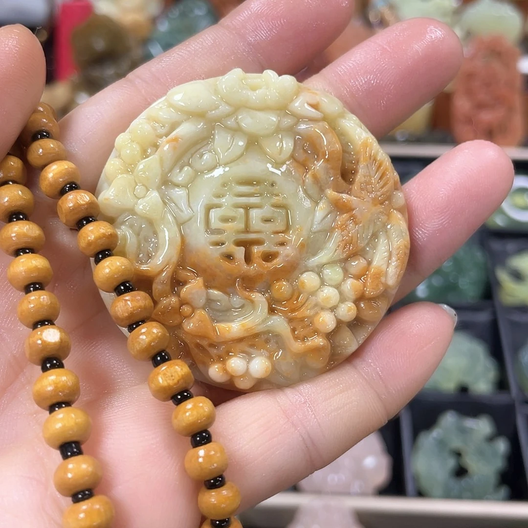 蛇纹石玉颈饰合金