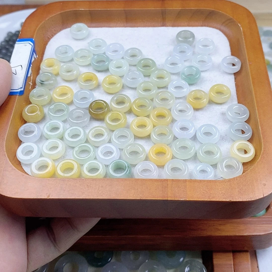 翡翠未镶嵌颈饰卡9甜甜圈两个起拍