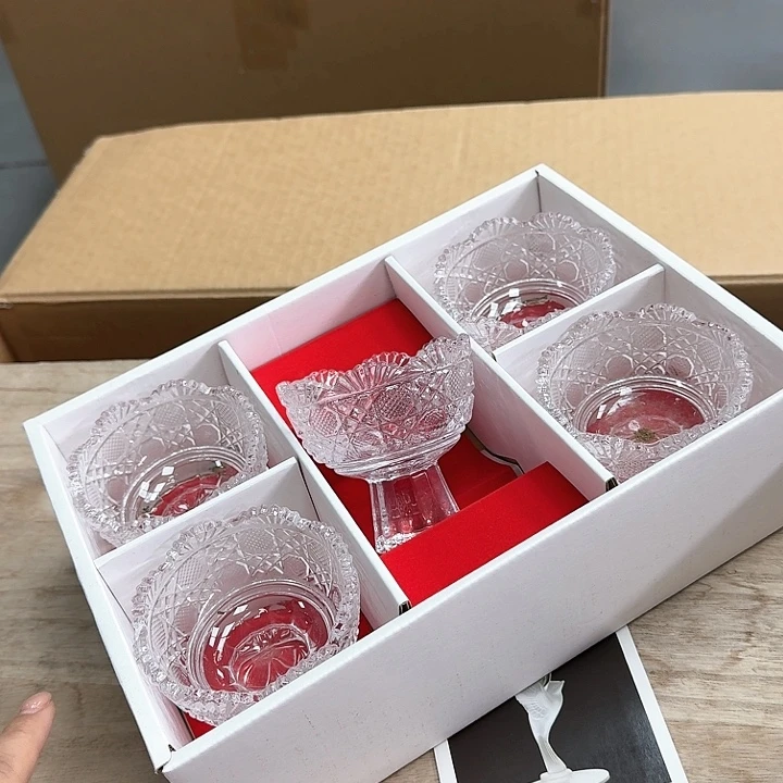精品瓷器。
