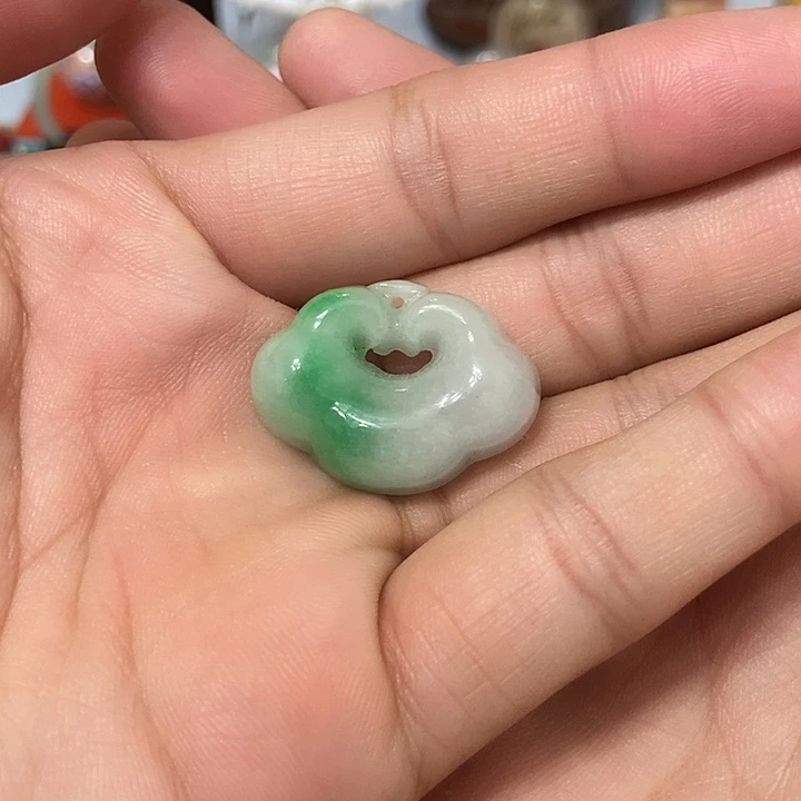 摆件青花笔锋浓转淡出了