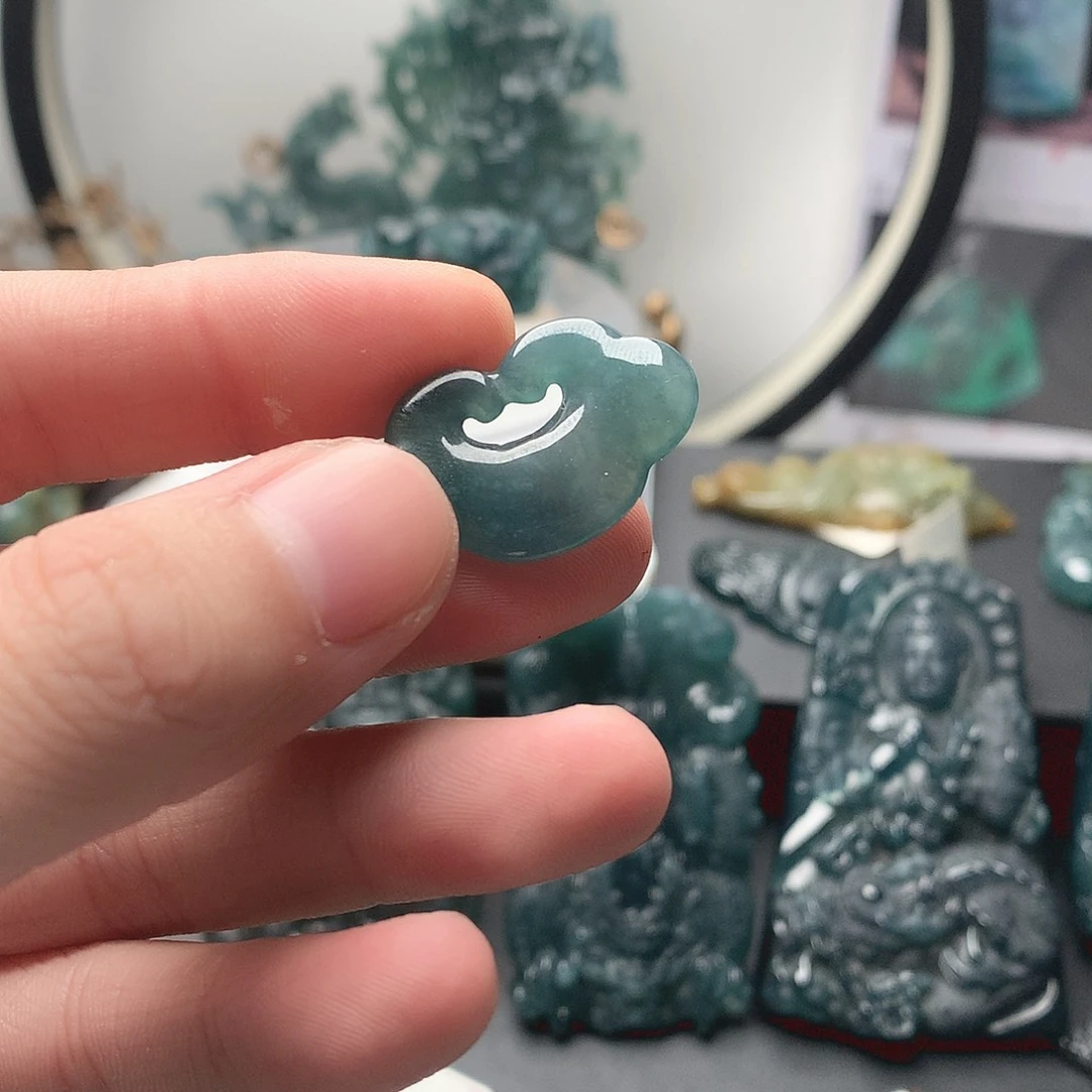 翡翠未镶嵌颈饰无