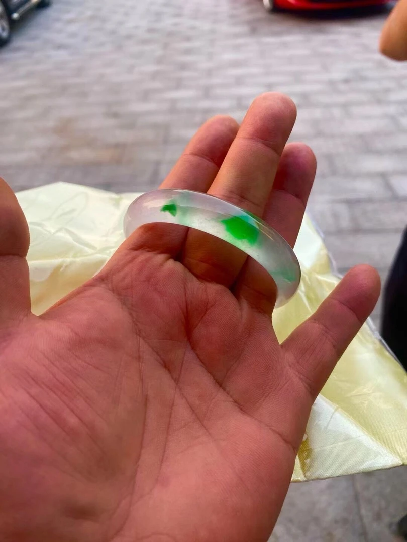天然缅甸翡翠A货54.5玻璃种飘正阳绿正圈手镯