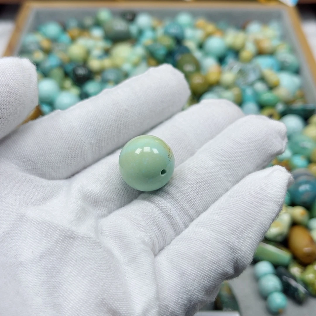 绿松石未镶嵌挂件