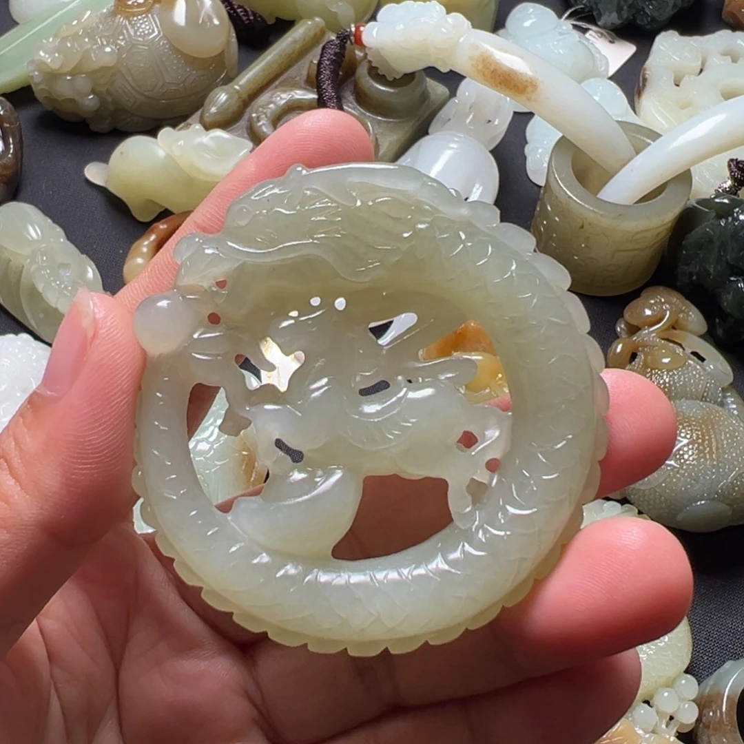 和田玉未镶嵌颈饰