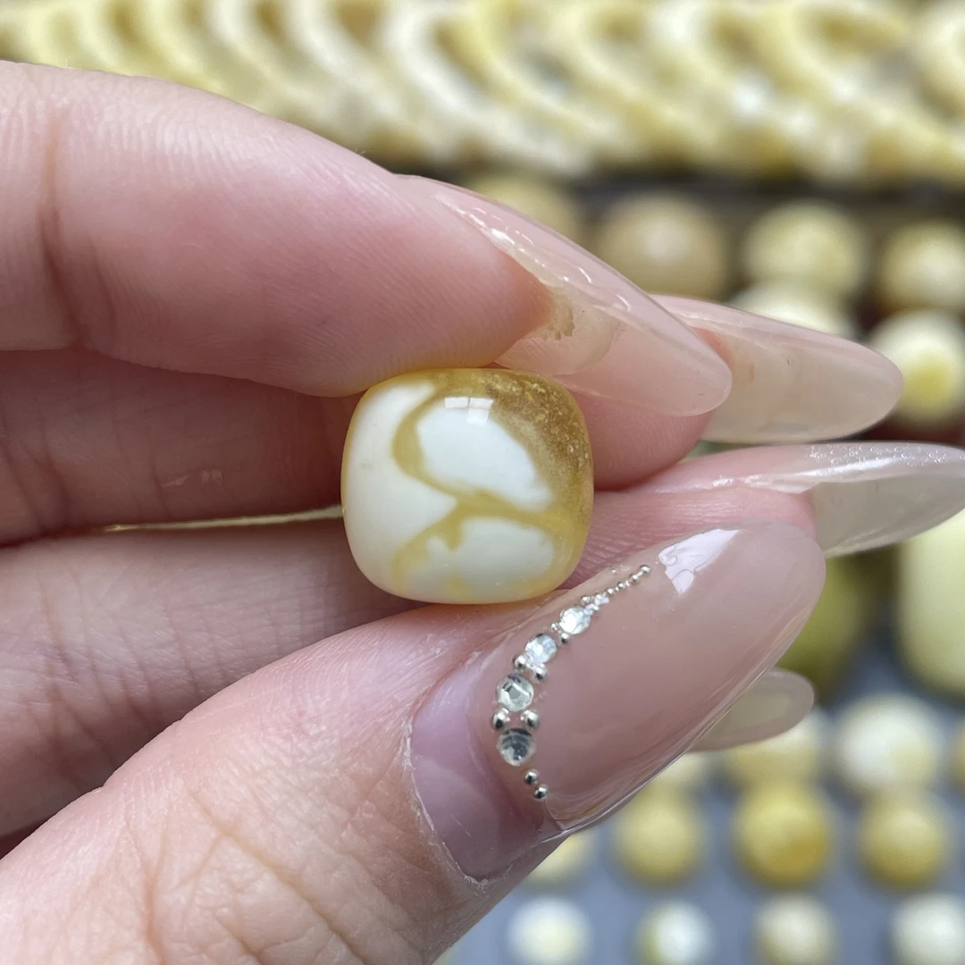 段掌柜臻选·12.6*11.6mm天然原矿蜜蜡金瓷白妖花溶洞老型瑕疵