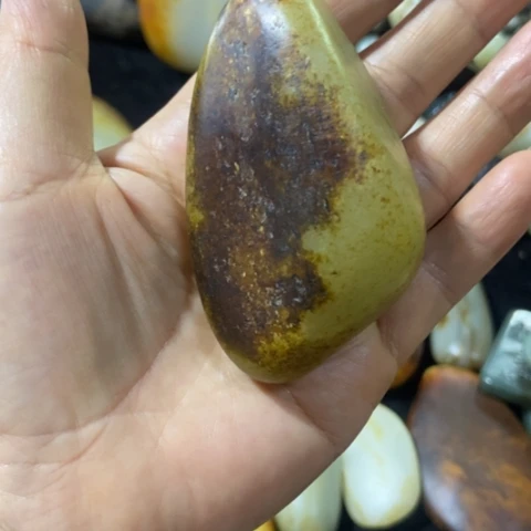 寒***隐和田玉（糖玉）未镶嵌车挂