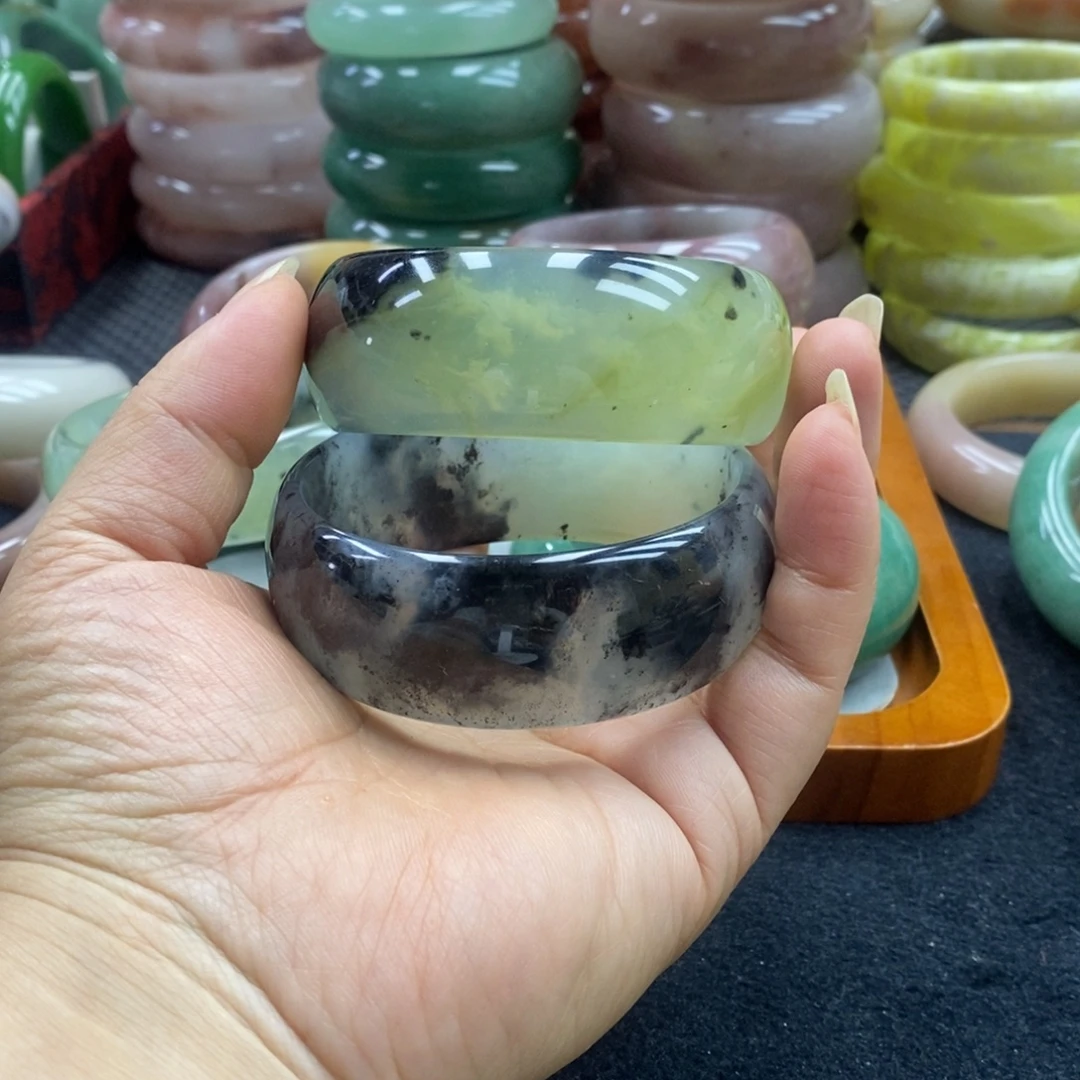 ꧁***꧂未镶嵌手镯石英质玉