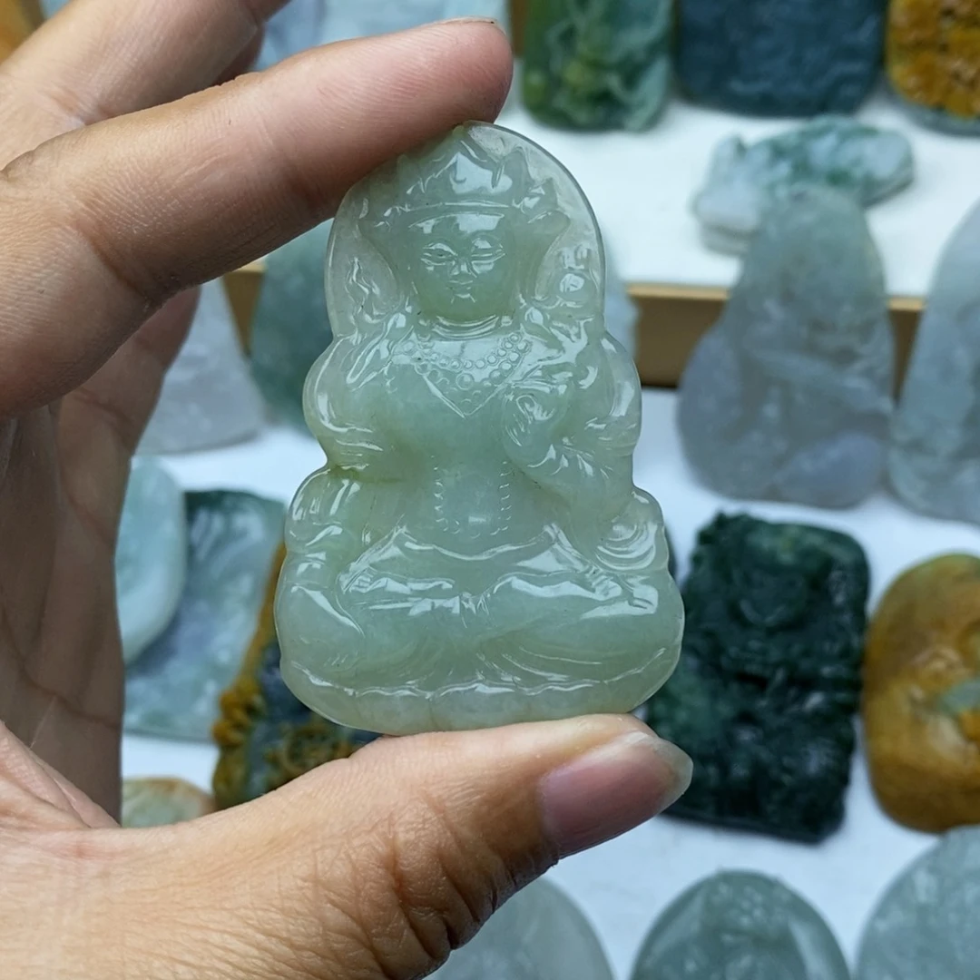 翡翠颈饰未镶嵌翡翠