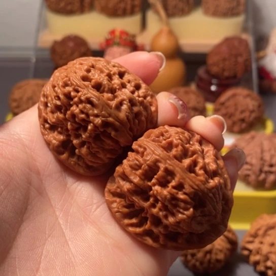 文玩核桃吊坠41三角疆全品