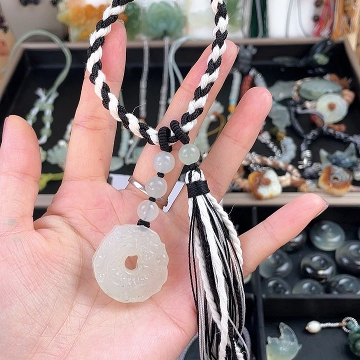 蛇纹石玉合金颈饰