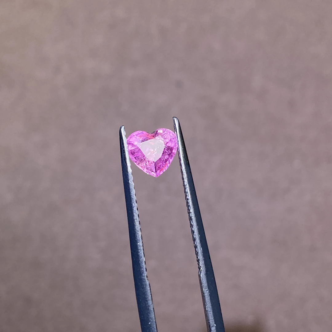 23T647 无烧粉色蓝宝石 1.01克拉