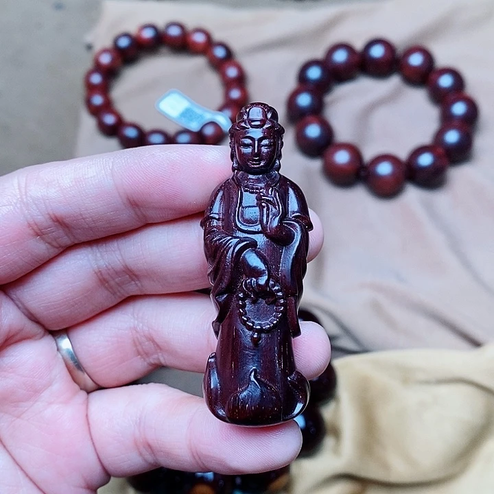 檀香紫檀（小叶紫檀）持珠观音