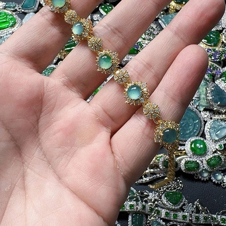 翡翠颈饰未镶嵌天然A货翡翠放漏