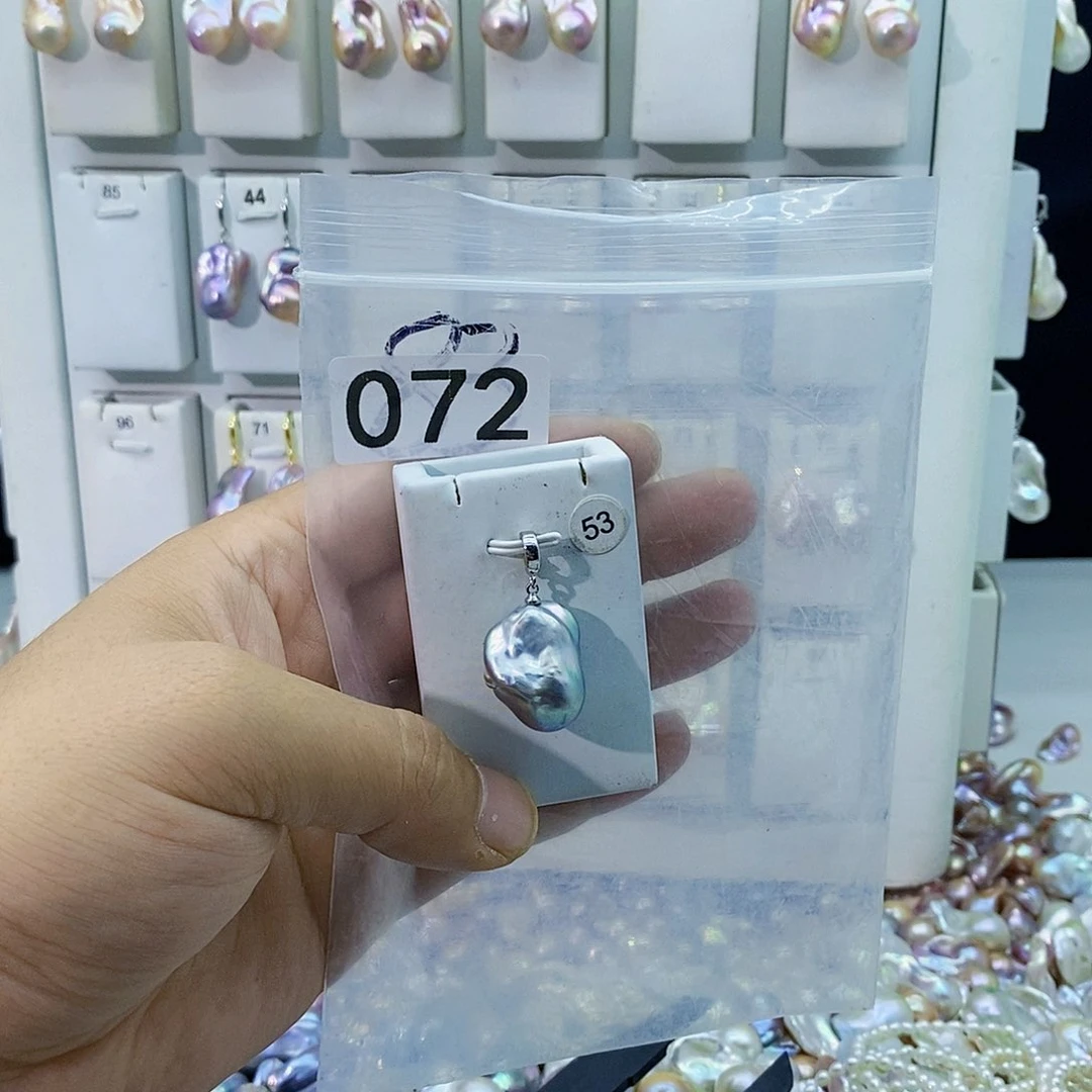 淡水珍珠合金颈饰