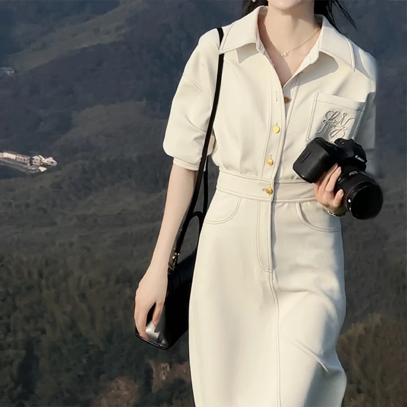 初春装2025年新款法式气质白色牛仔连衣裙子宽秋秋日穿搭法式收腰