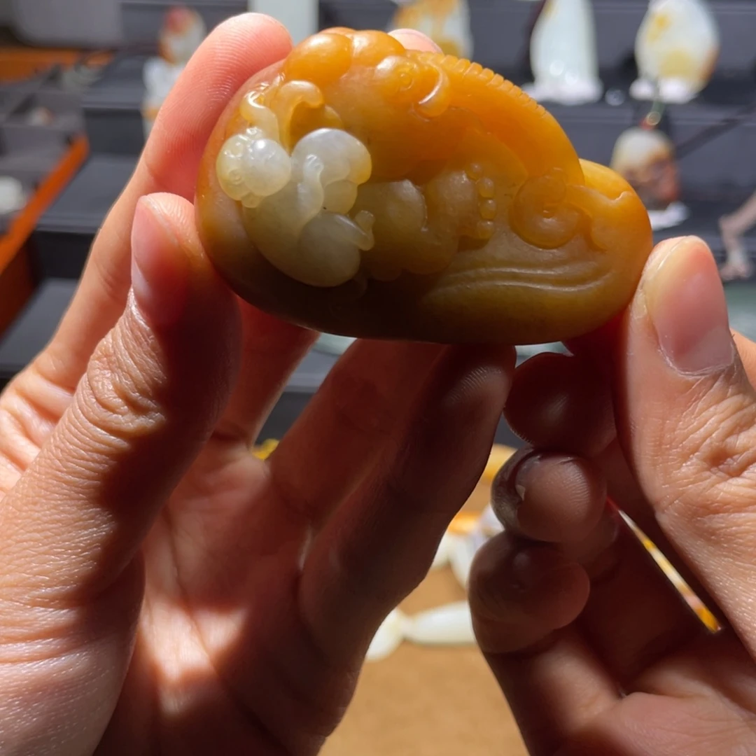 J***W颈饰未镶嵌和田玉（白玉）