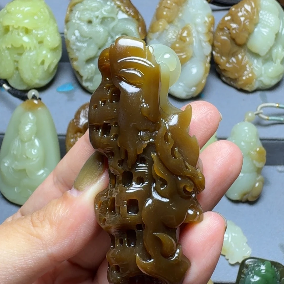 颈饰未镶嵌和田玉