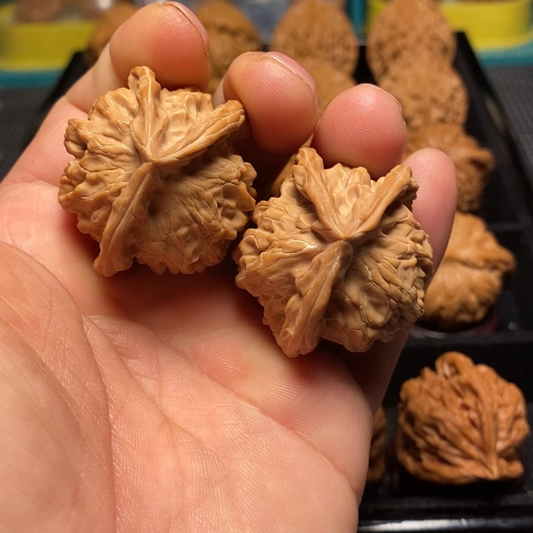文玩核桃把件盘山，盘山三棱