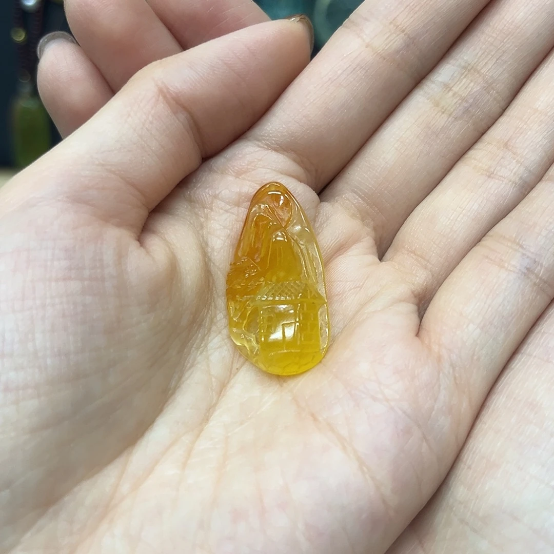 一***杨蛇纹石玉未镶嵌颈饰