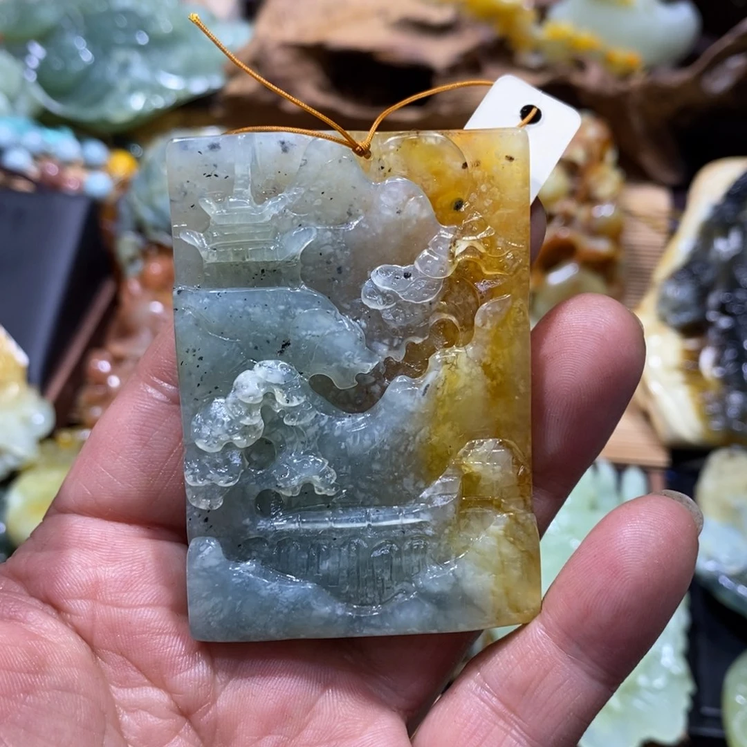 蛇纹石玉颈饰足铂镶嵌