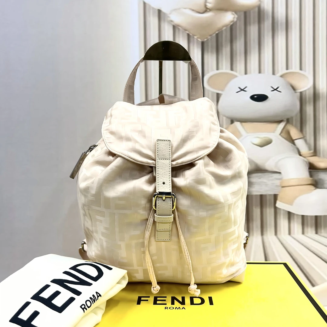 99新 FENDI/芬迪 /夏vv0926/双肩包/80876