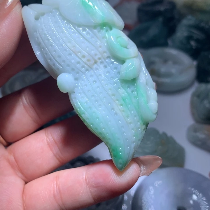 翡翠未镶嵌颈饰保真天然A货翡翠