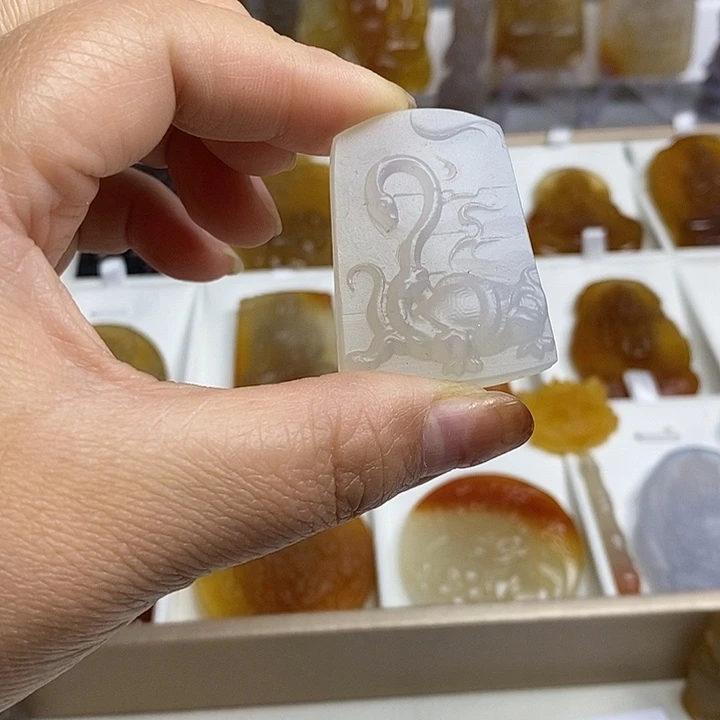 玛瑙/玉髓未镶嵌颈饰