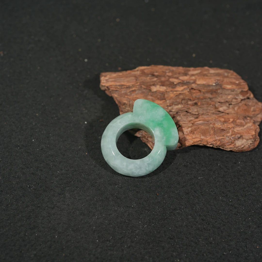 1.1香港王老板-翡翠吊坠6y76