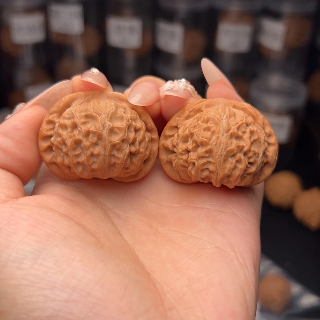 文玩核桃吊坠小**尼宫灯