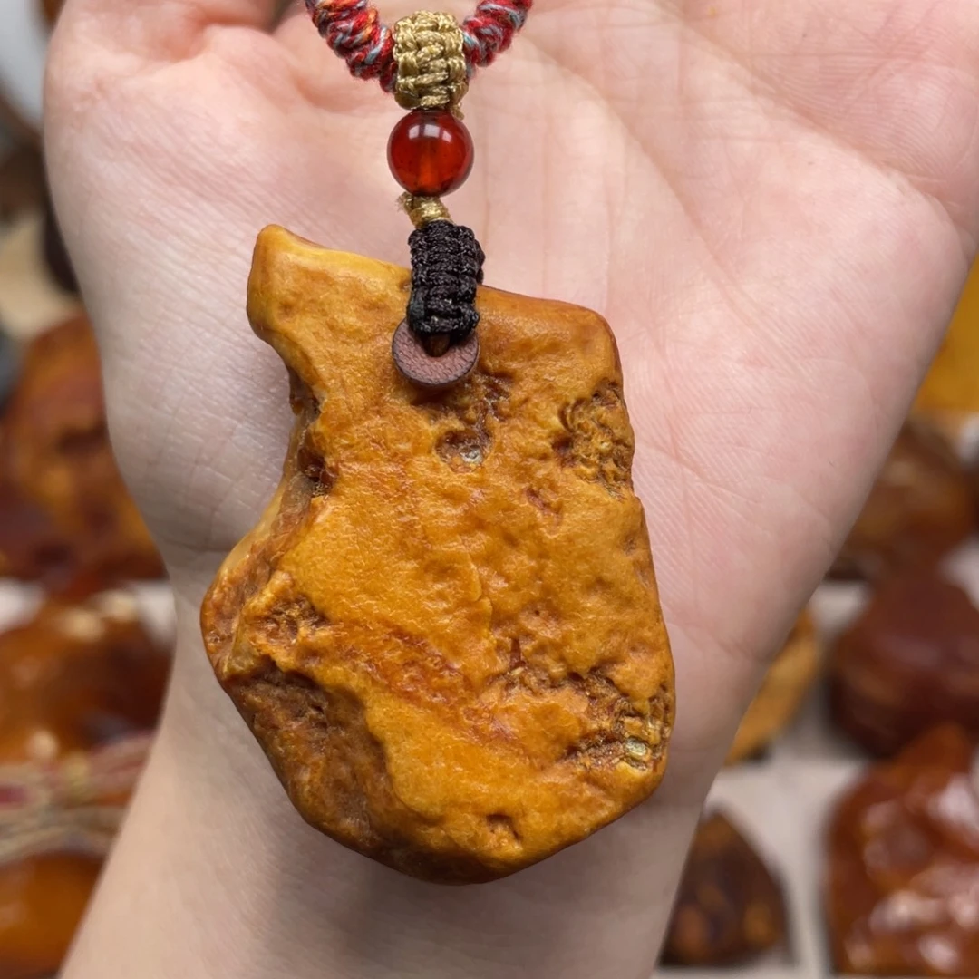 未镶嵌琥珀珠宝奇石