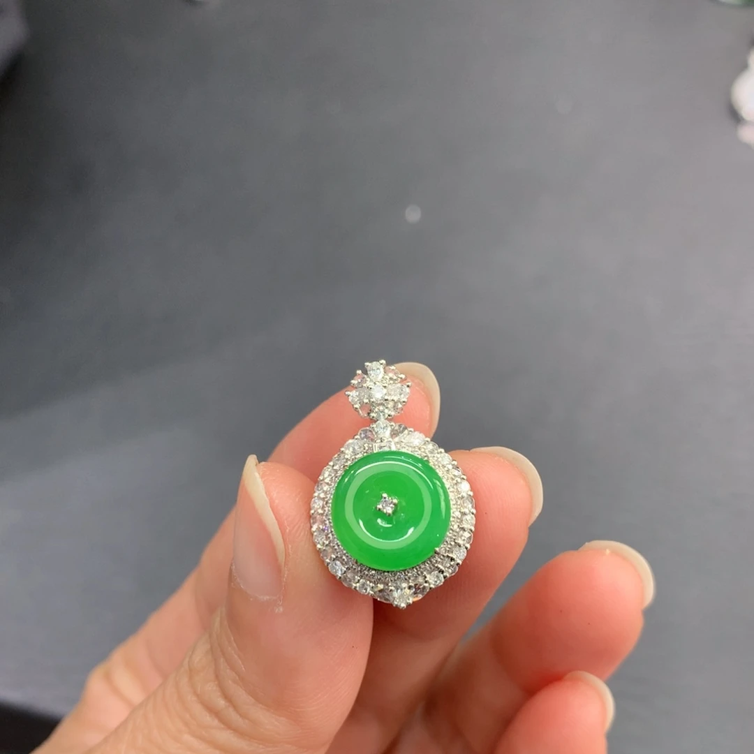 吊坠(不含链)18K金镶嵌翡翠