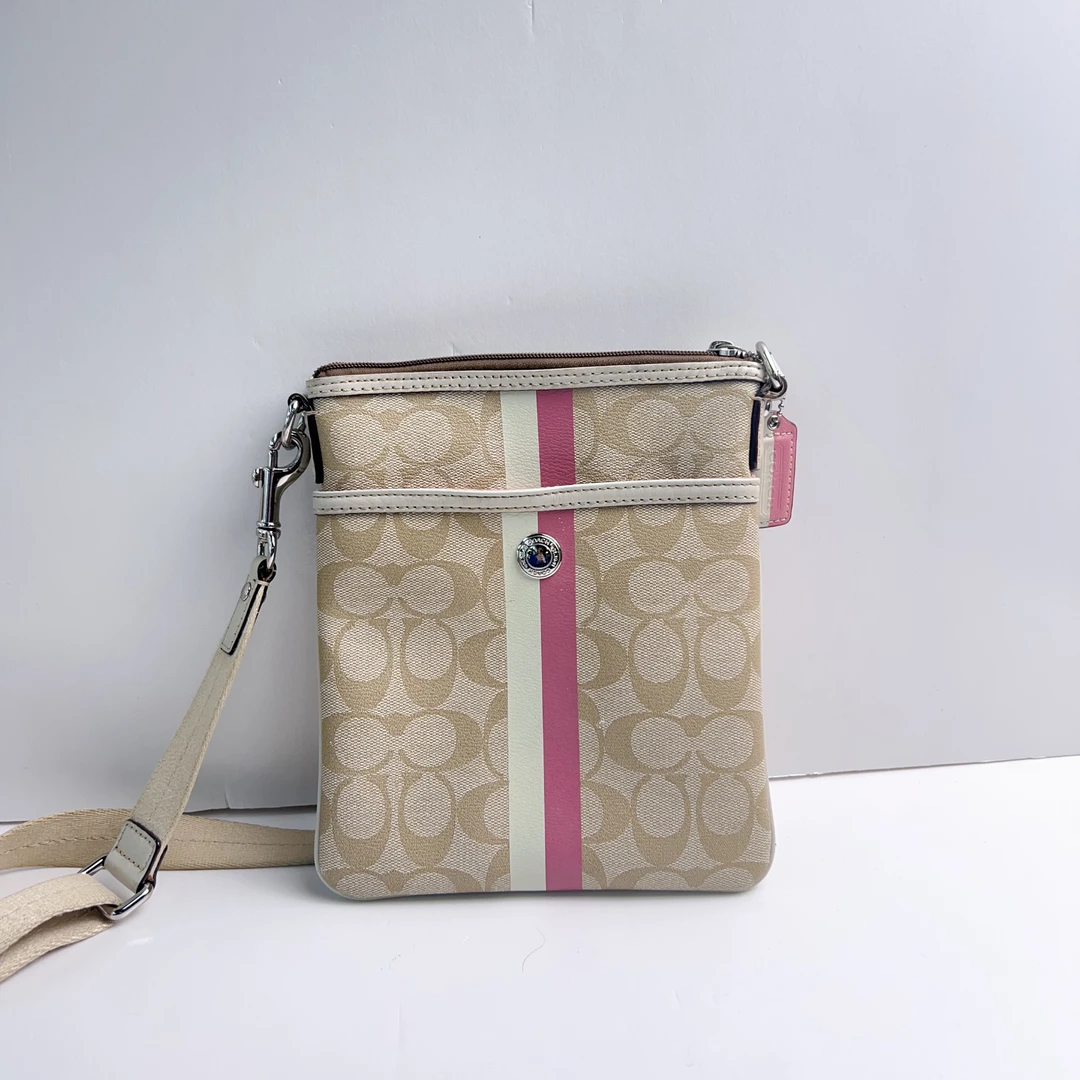 95新 COACH/蔻驰 蔻驰老花小邮差斜挎包