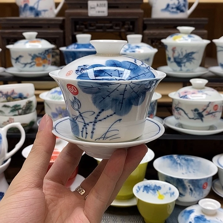 手绘荷花马蹄盖碗140cc釉下彩微瑕福利款