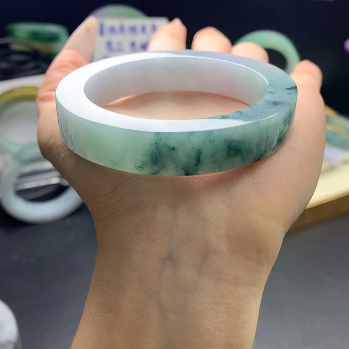 未镶嵌翡翠手镯定制翡翠