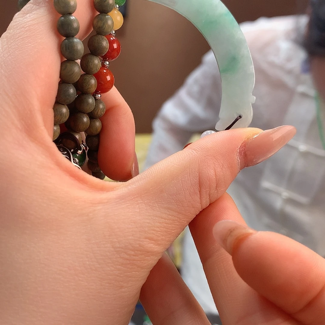 翡翠未镶嵌颈饰小*吊坠