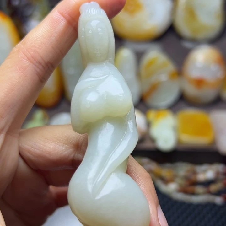 和田玉未镶嵌颈饰