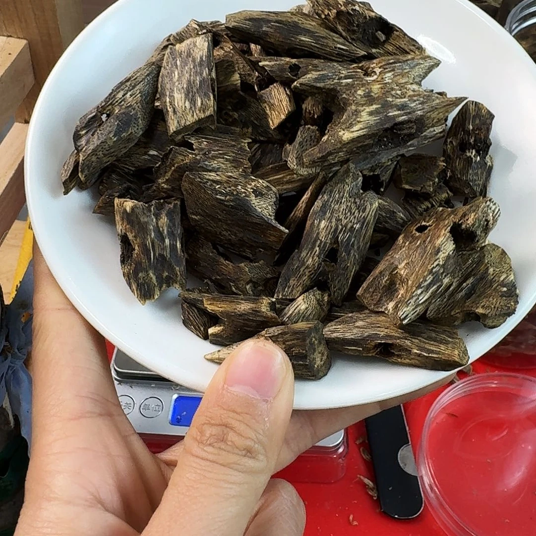 香料绿奇楠陆河块料30克