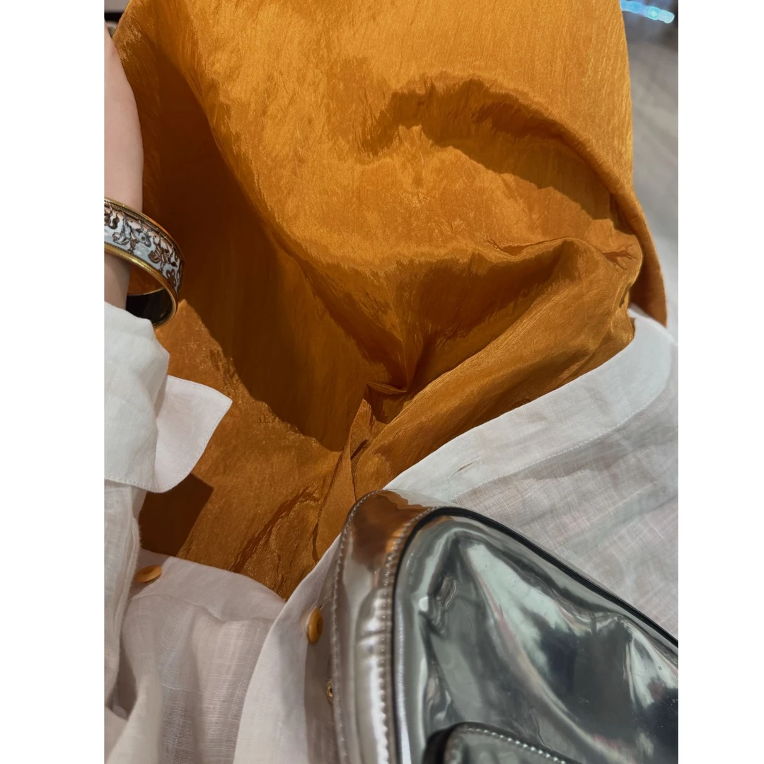 【金属琥珀黄】进口面料肌理感褶皱后开叉直筒半裙 J25BQ092