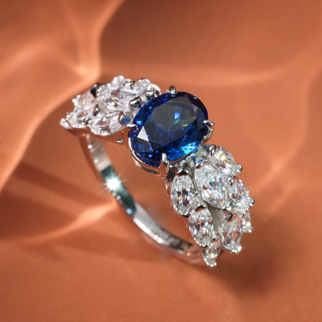 925银合成锆石戒指 镀K金层S925银镶钻【LUMA】天使之翼蓝色戒指035