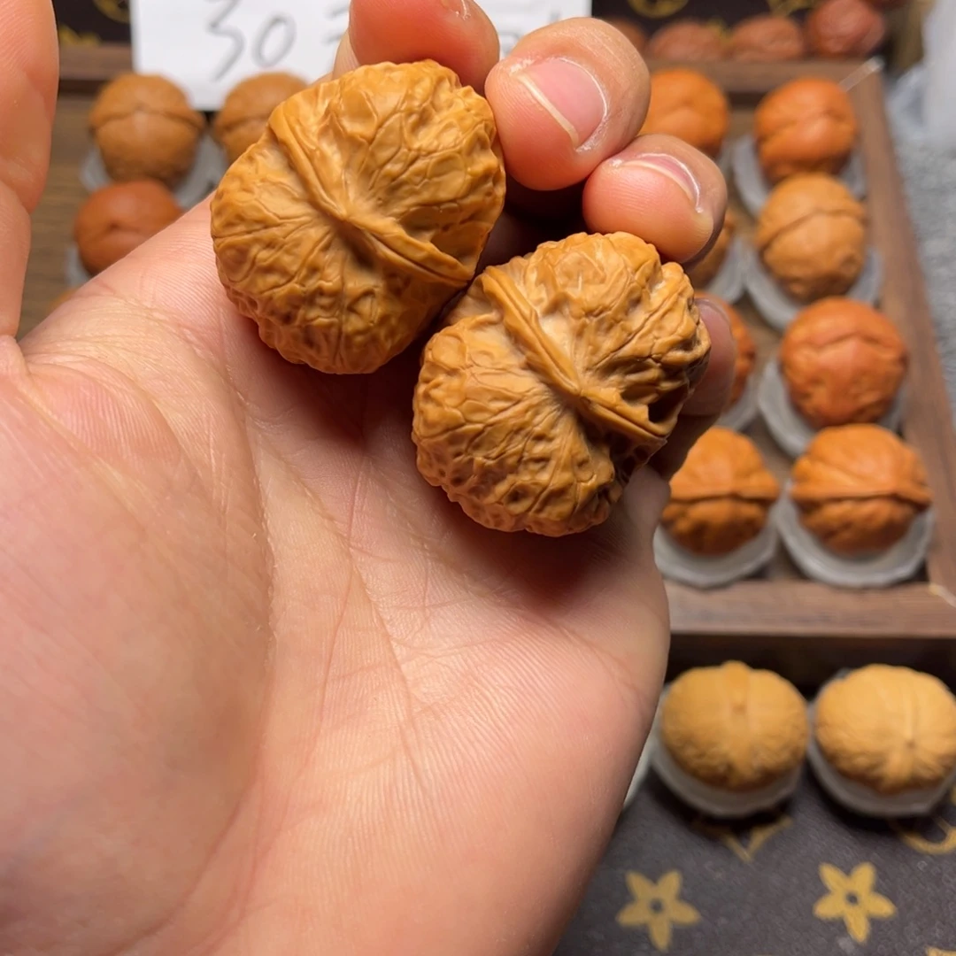 文玩核桃把件手捻