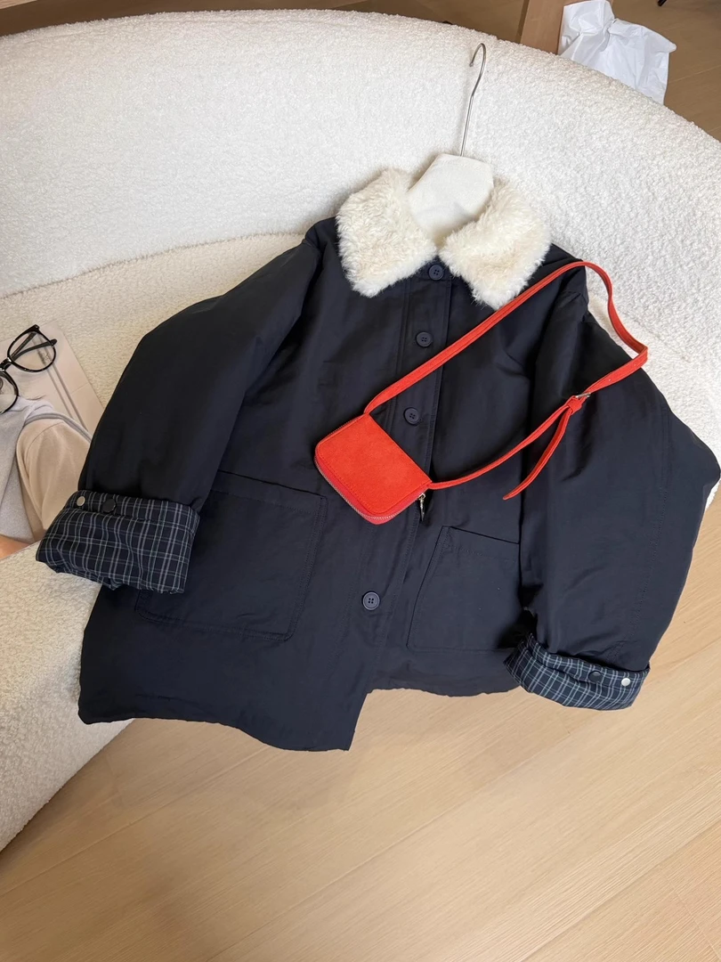 秋冬季2025年新款翻领拼接通勤风设计感宽松加厚高级感派克服外套