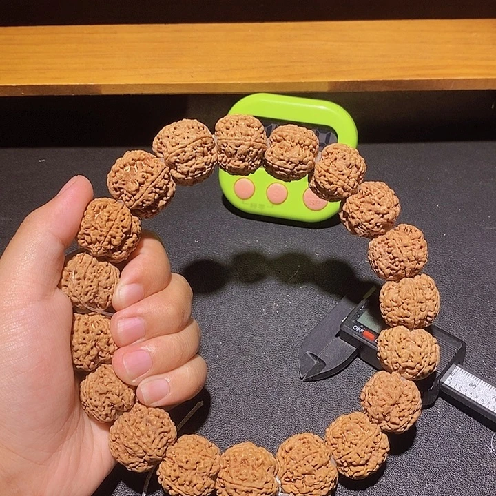 蓝***吻手串金刚菩提这样