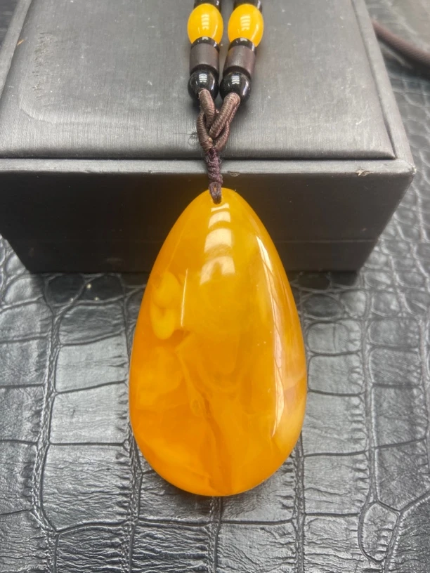 【镇店收藏 正品保障】 686精美黄色水滴吊坠欧若风