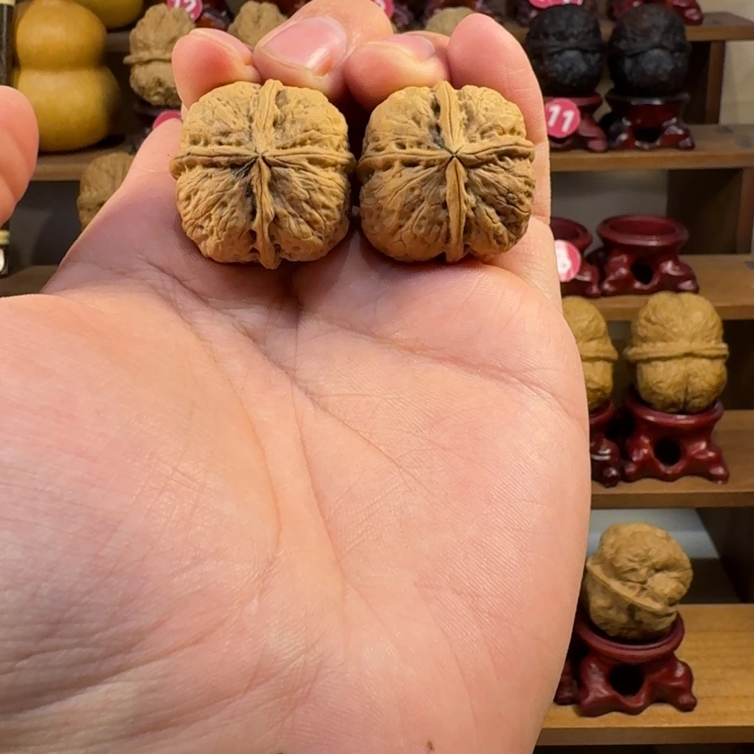 小***子铁核桃把件磨盘四方砖