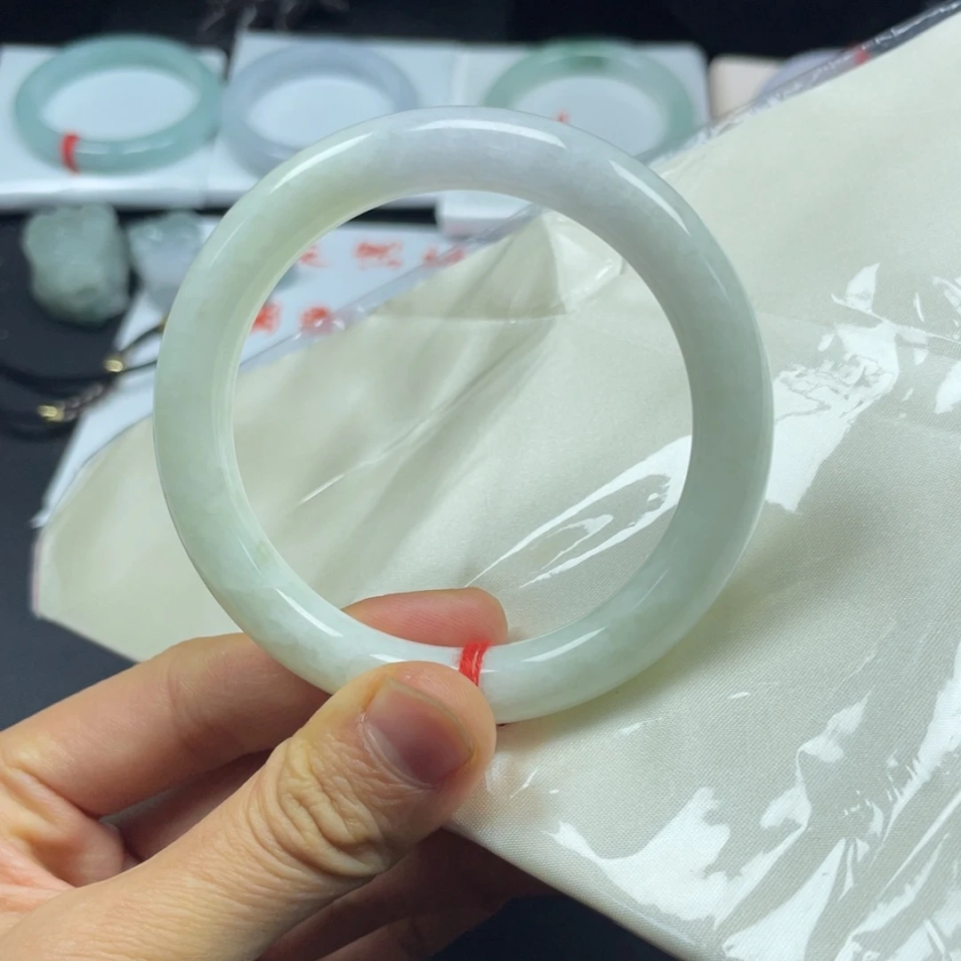 未镶嵌手镯翡翠天然翡翠手镯