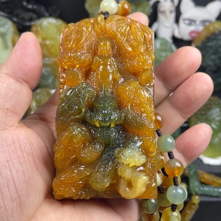 蛇纹石玉未镶嵌挂件刘*