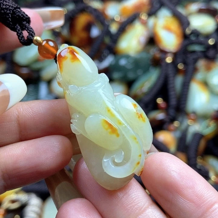 和田玉颈饰未镶嵌