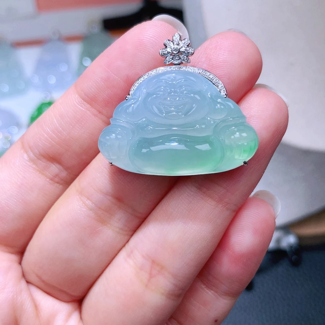 颈饰18K金镶嵌翡翠佛公